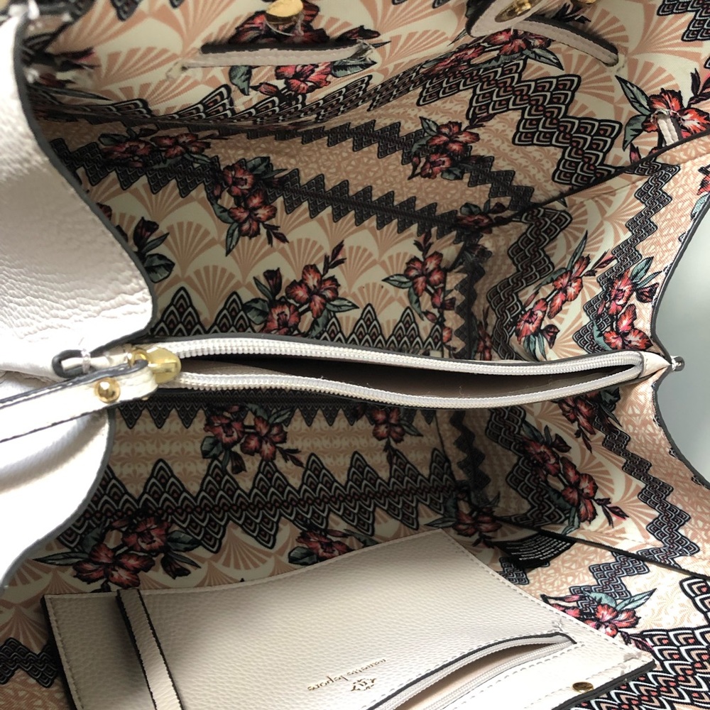 Cream/beige/light pink Nanette Lepore bag. - Picture 3 of 3